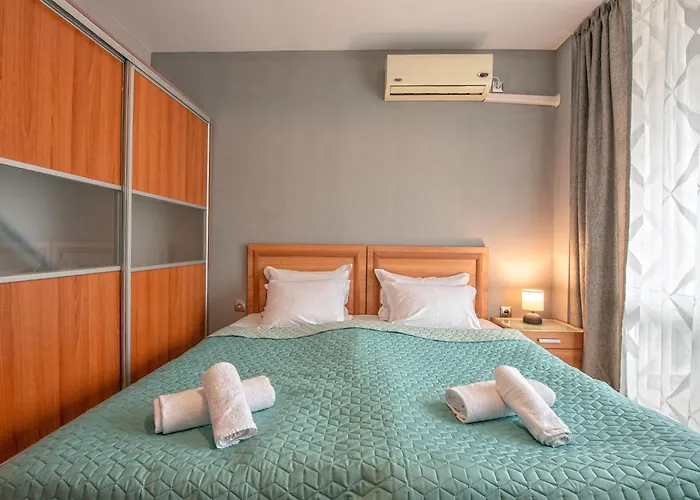 Stylish In Karolina Apartman *