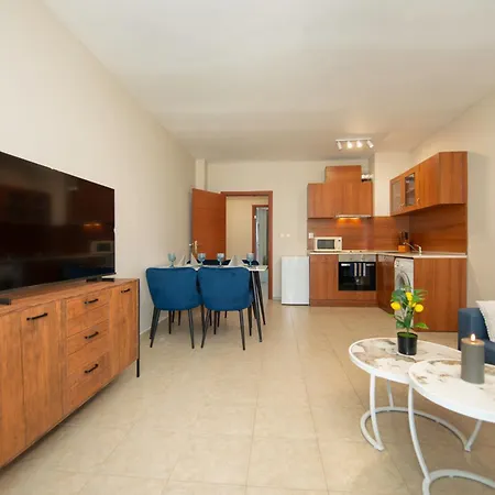 Apartment Stylish In Karolina
